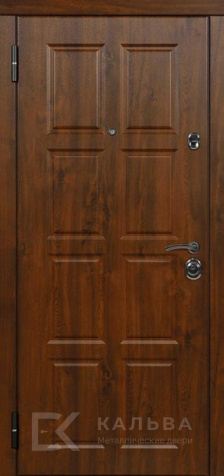 Фото №2 «Металлическая дверь венге с хром-вставками и филёнкой №545»